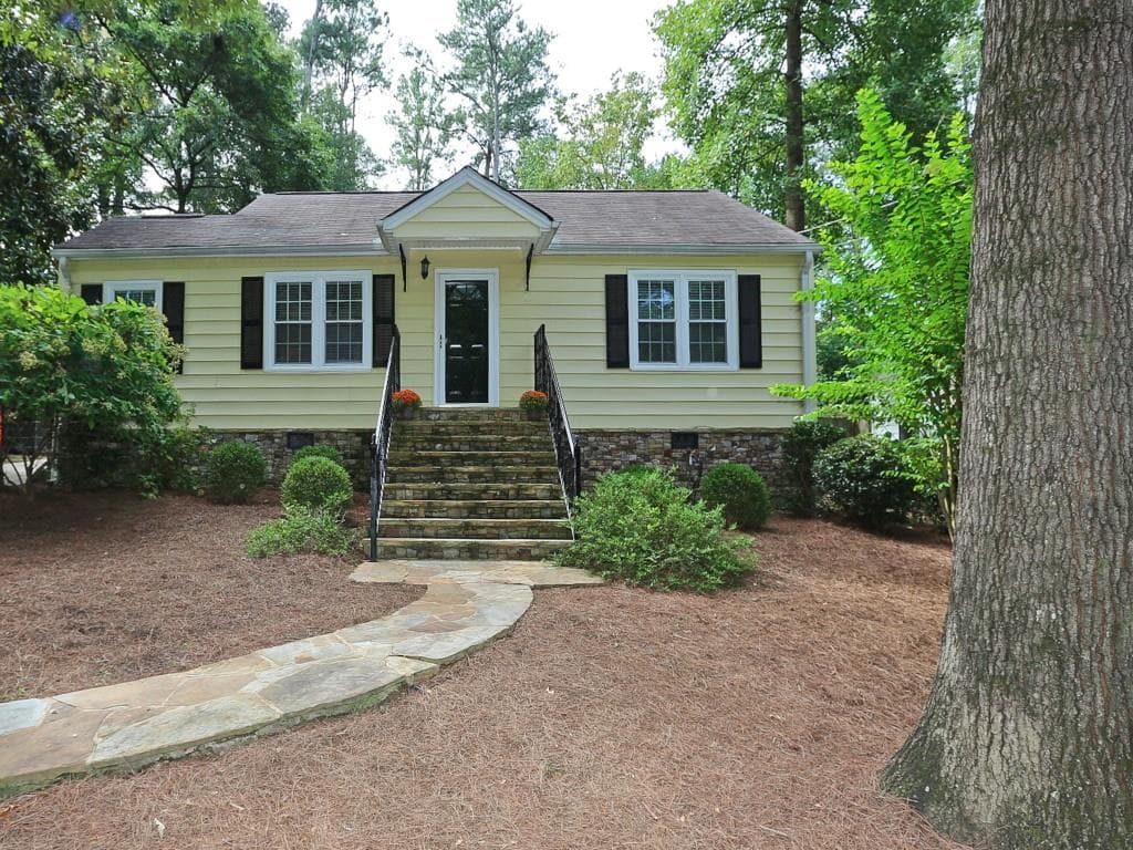 3 bedroom, 1,858 sq ft single family residence sold at 1185 Kingsley Circle, Atlanta, GA 30324