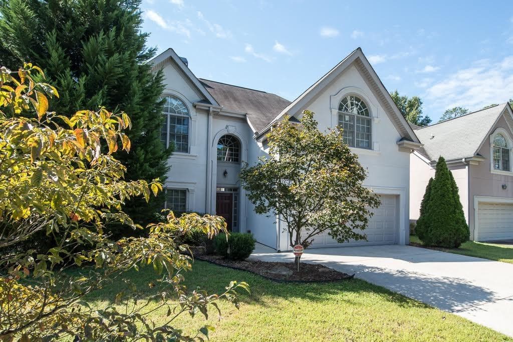 3 bedroom, 2,348 sq ft single family residence sold at 2827 Fairoaks Road, Decatur, GA 30033