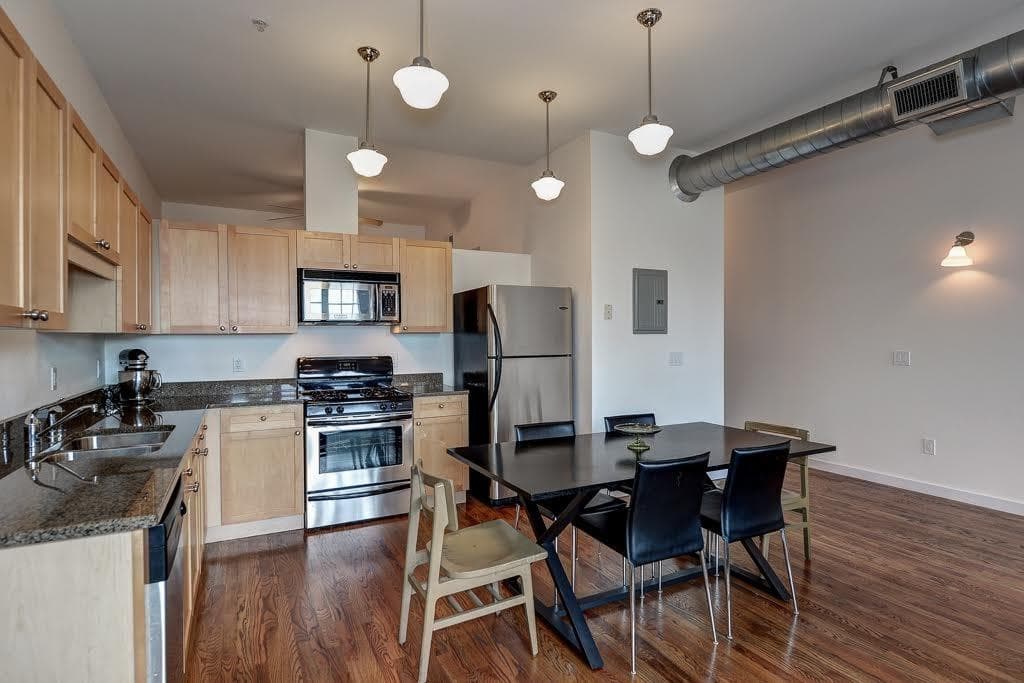 680 Greenwood Avenue 309, Atlanta, GA 30306 — most recent listing photo