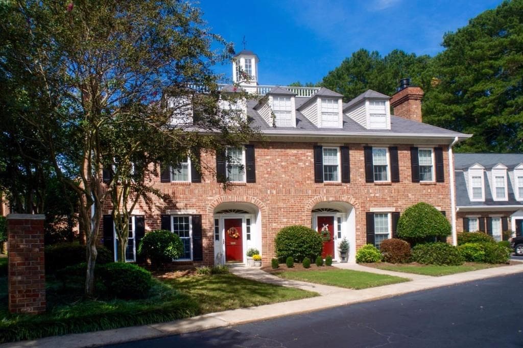 3 bedroom, 1,680 sq ft townhouse sold at 1 Paper Mill Place, Atlanta, GA 30318