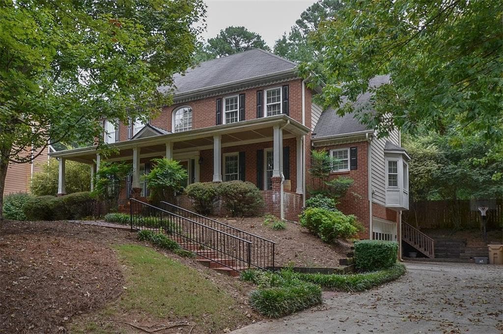 32 Oakwood Hills Drive, Suwanee, GA 30024 — most recent listing photo