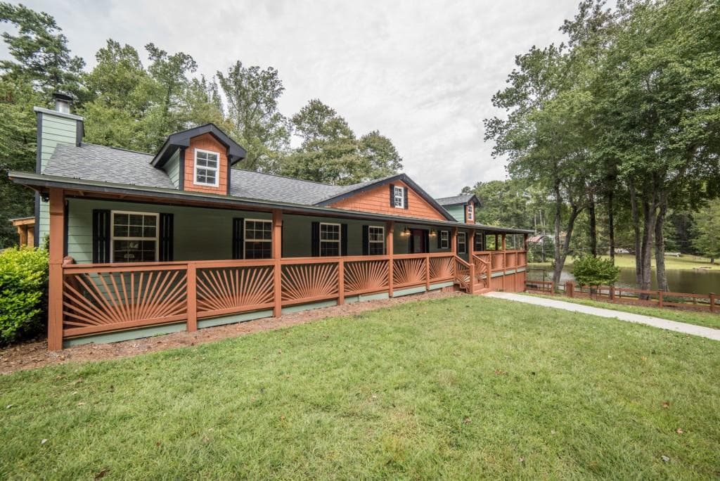 4 bedroom single family residence sold at 2582 S Lake Road, Snellville, GA 30078