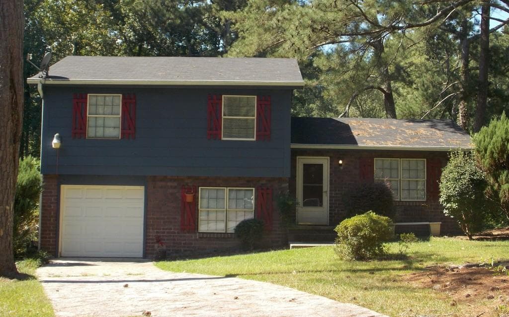 2943 Five Oaks Circle, Lilburn, GA 30047 — most recent listing photo