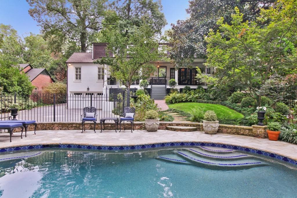 3 bedroom, 2,420 sq ft single family residence sold at 218 Beverly Road, Atlanta, GA 30309