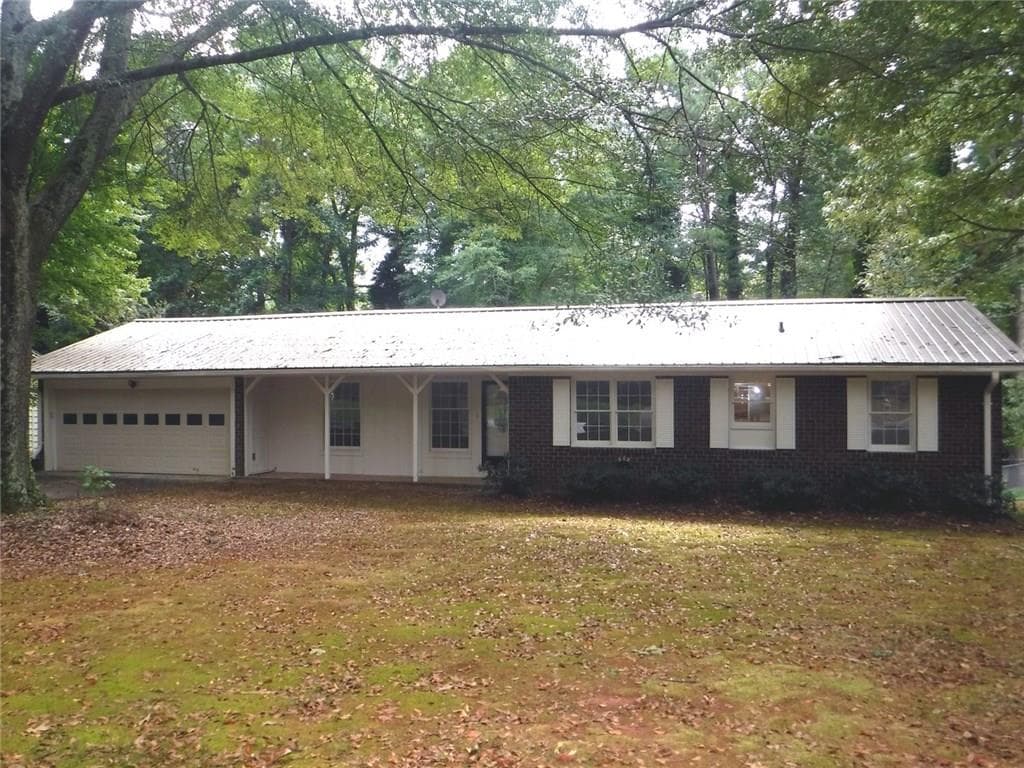 3 bedroom, 1,550 sq ft single family residence sold at 4010 Manor House Drive, Marietta, GA 30062