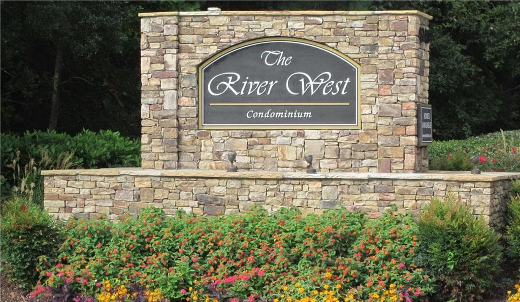 1 bedroom, 972 sq ft condominium sold at 4246 River Green Drive 213, Atlanta, GA 30327