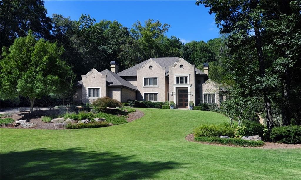 6 bedroom, 5,935 sq ft single family residence sold at 5603 Cross Gate Drive, Atlanta, GA 30327