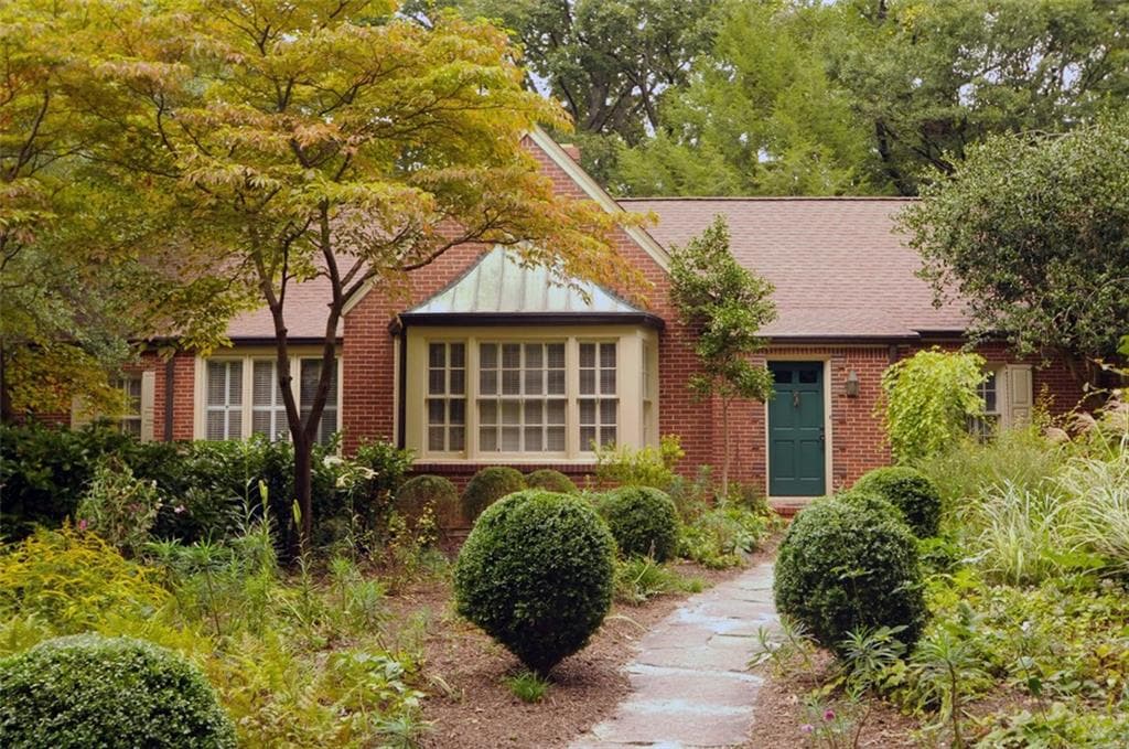 379 Glenn Circle, Decatur, GA 30030 — most recent listing photo