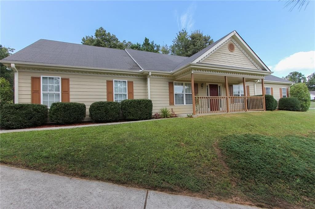 3 bedroom, 1,890 sq ft single family residence sold at 410 Sanford Creek Lane, Lawrenceville, GA 30045