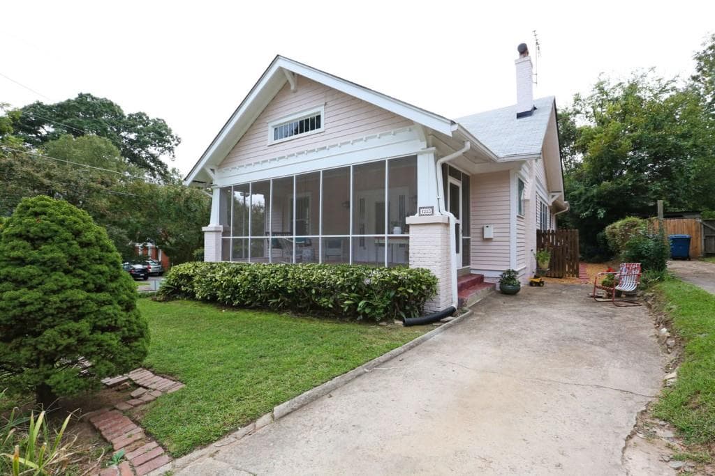 3 bedroom, 1,819 sq ft single family residence sold at 1285 Druid Place, Atlanta, GA 30307