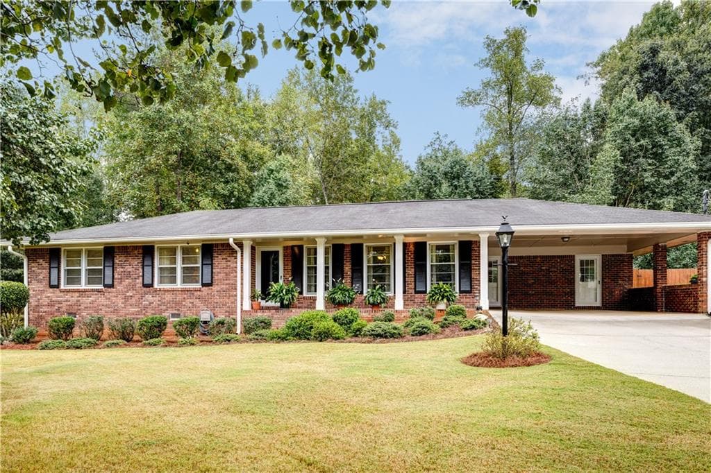 3 bedroom, 1,799 sq ft single family residence sold at 6608 Ridge Moore Drive, Atlanta, GA 30360