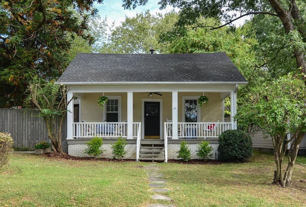 3 bedroom, 1,375 sq ft single family residence sold at 10 Berkeley Avenue, Atlanta, GA 30318