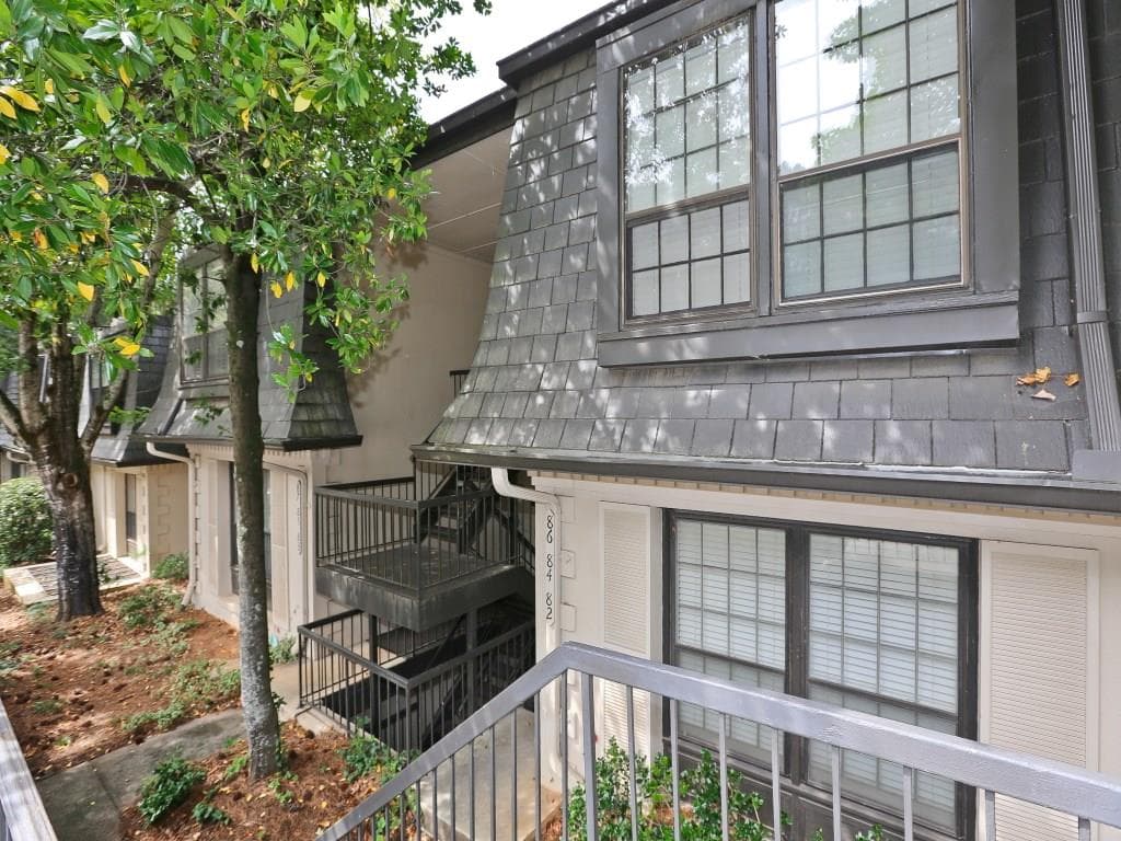 1 bedroom condominium sold at 83 LaRue Place 83, Atlanta, GA 30327
