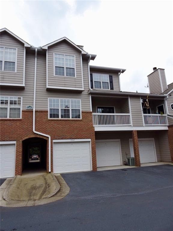 1207 Vinings Forest Lane, Smyrna, GA 30080 — most recent listing photo