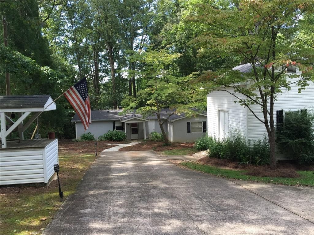 8475 Lynn Drive, Gainesville, GA 30506 — most recent listing photo