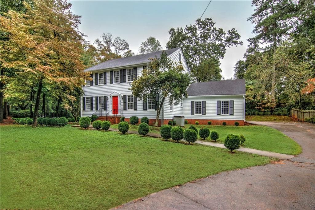 3 bedroom, 2,712 sq ft single family residence sold at 1961 Mount Vernon Road, Dunwoody, GA 30338