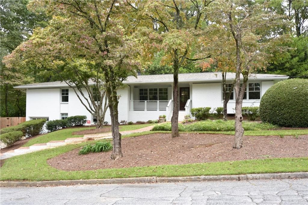 4 bedroom, 1,842 sq ft single family residence sold at 1131 Milmar Drive, Atlanta, GA 30327