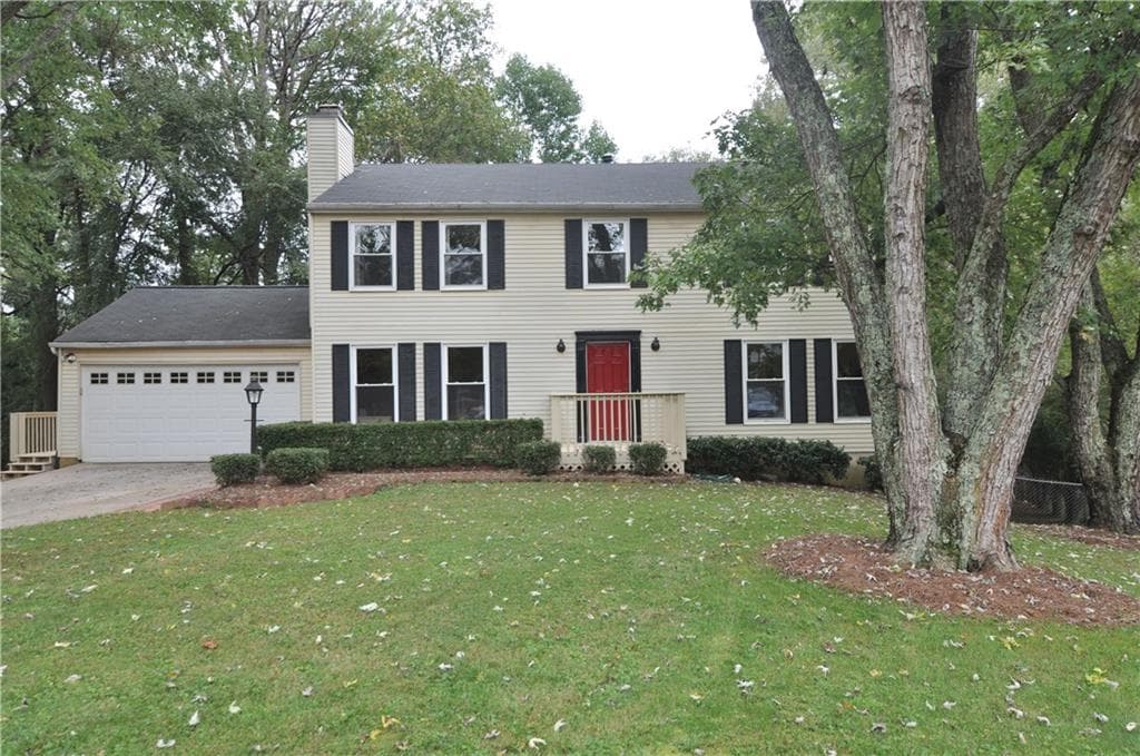 130 N Pond Court, Roswell, GA 30076 — most recent listing photo