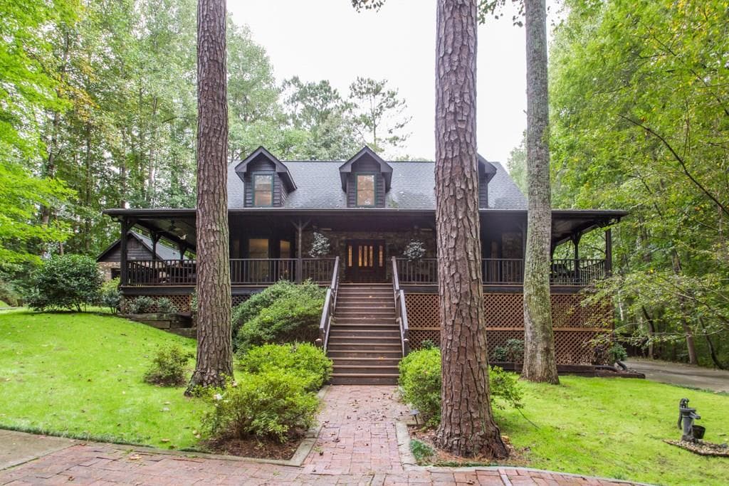 5 bedroom, 3,209 sq ft single family residence sold at 1447 OLEANDER Drive, Lilburn, GA 30047