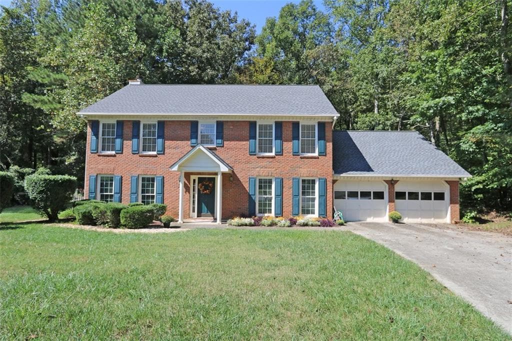 4 bedroom, 2,556 sq ft single family residence sold at 4800 CREEKSTONE Way, Marietta, GA 30062