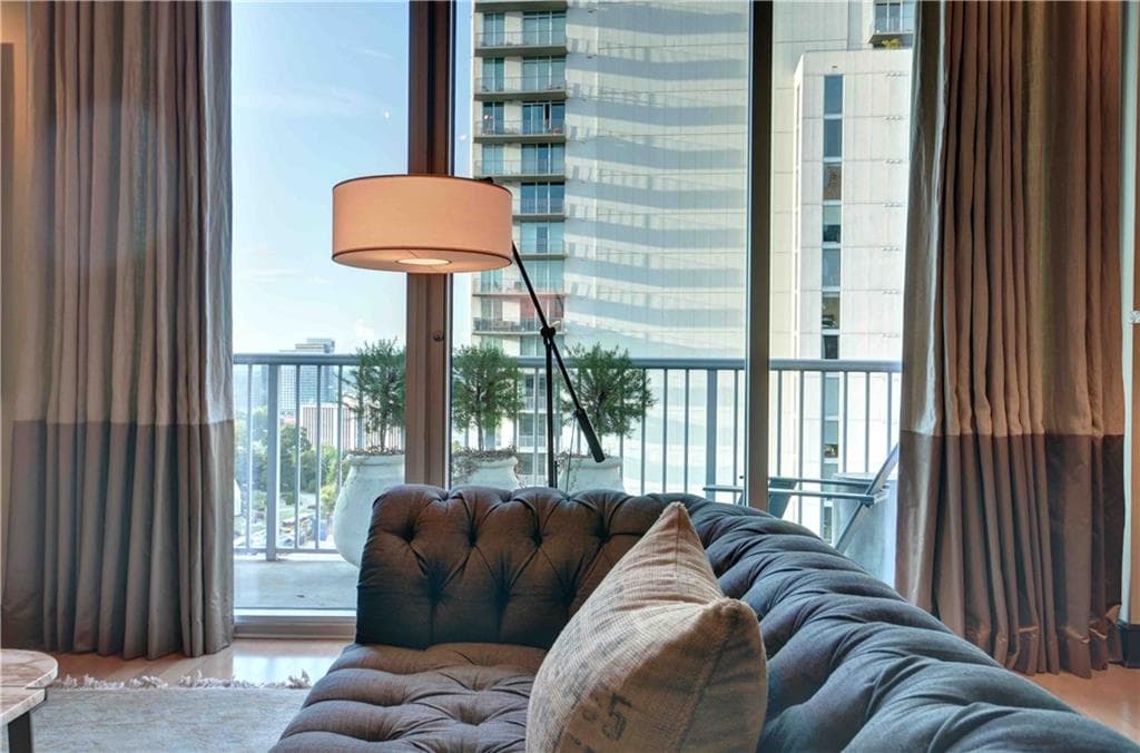 1 bedroom, 768 sq ft condominium sold at 44 Peachtree Place 1728, Atlanta, GA 30309