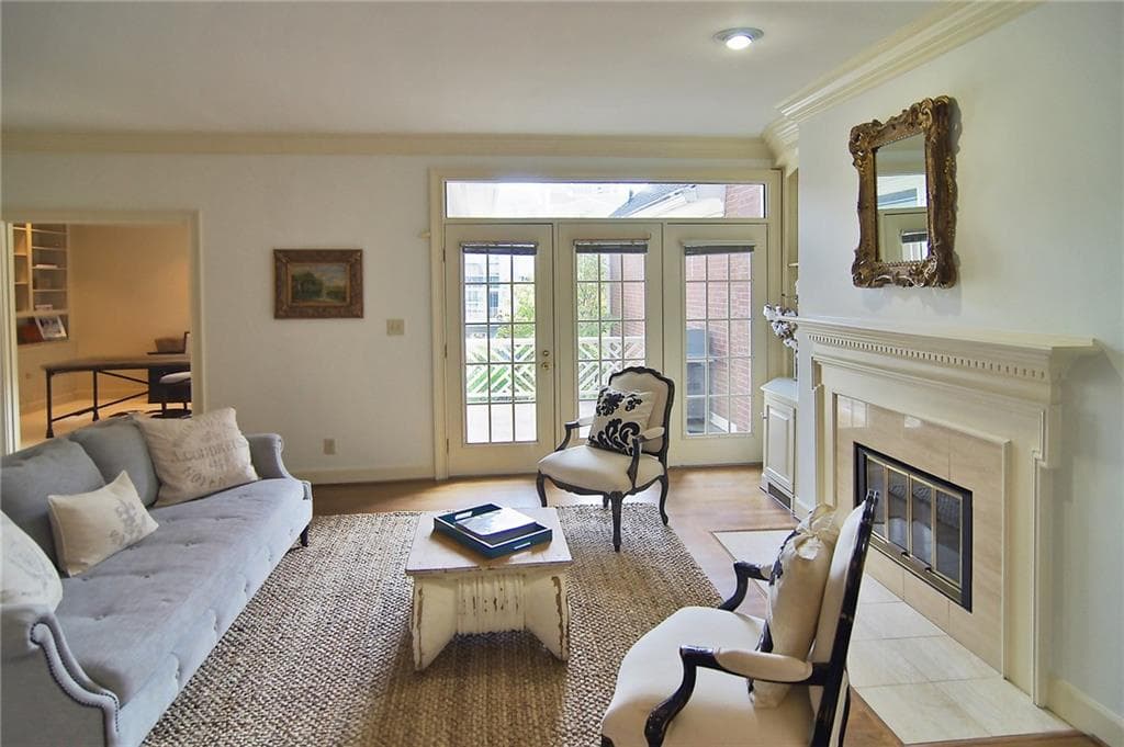 3 bedroom, 3,582 sq ft townhouse sold at 3685 Peachtree Road 3, Atlanta, GA 30319