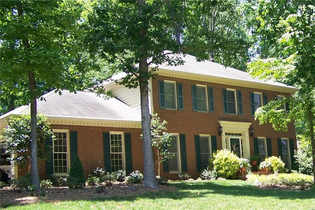 4 bedroom, 2,363 sq ft single family residence sold at 2325 Milstead Circle, Marietta, GA 30066