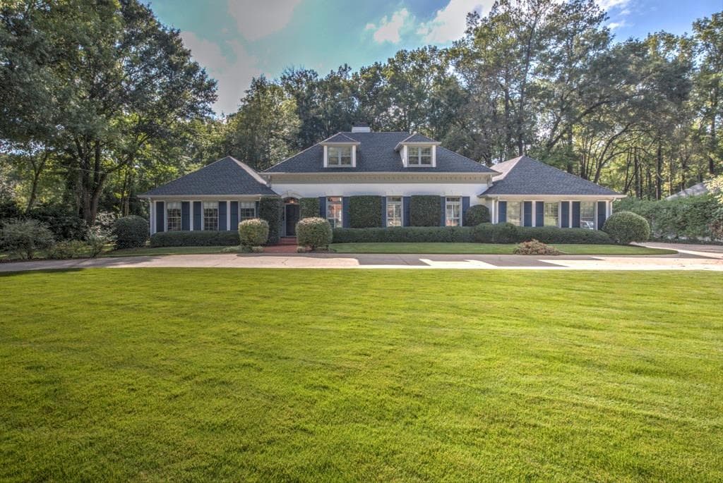5 bedroom single family residence sold at 3770 Castlegate Drive, Atlanta, GA 30327