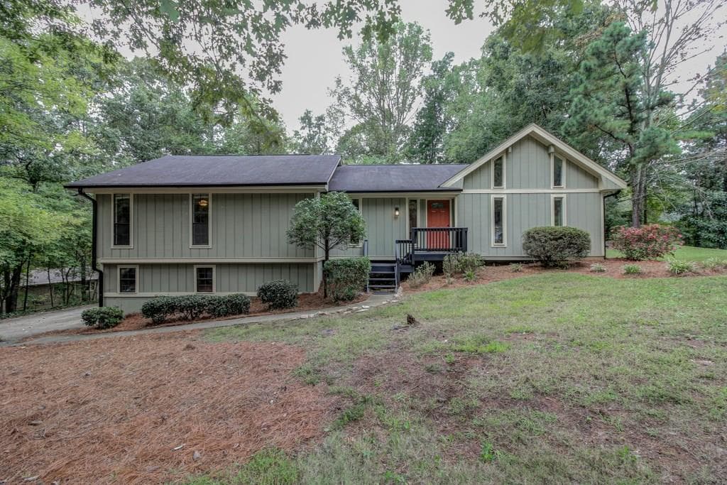 3 bedroom single family residence sold at 540 Periwinkle Drive, Roswell, GA 30075
