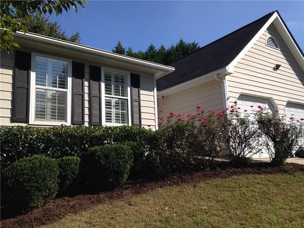3 bedroom single family residence sold at 279 Glen Cove Drive, Avondale Estates, GA 30002
