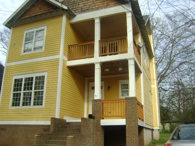 5 bedroom, 2,219 sq ft single family residence sold at 511 Cairo Street, Atlanta, GA 30314