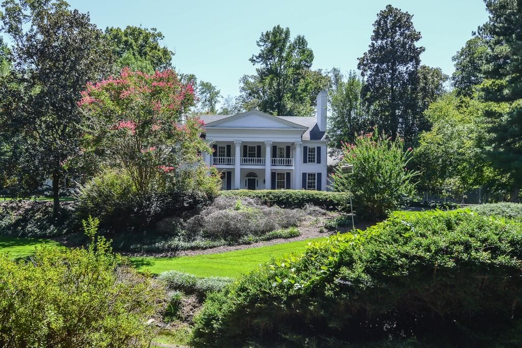 4 bedroom single family residence sold at 4122 Paces Ferry Road, Atlanta, GA 30327