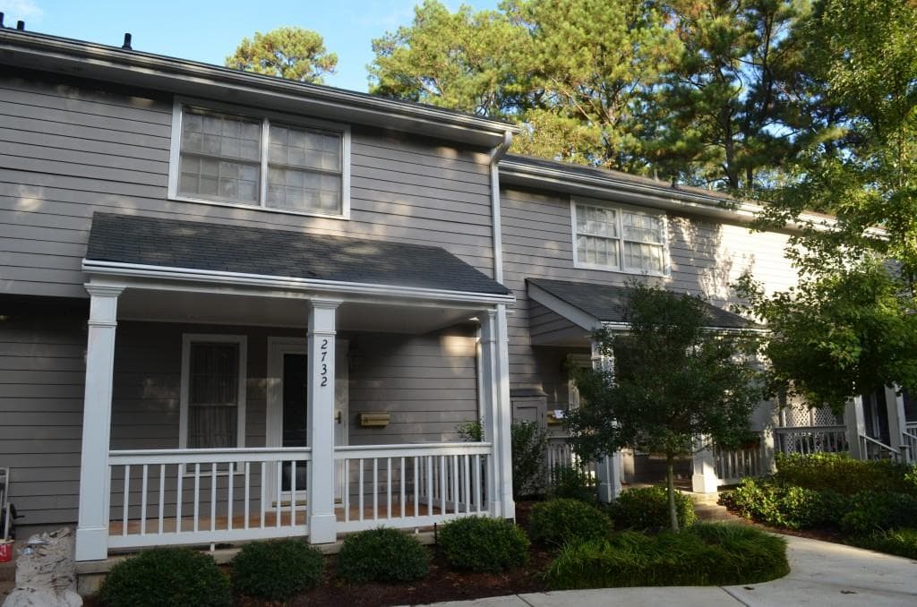 2732 Farmstead Road, Smyrna, GA 30080 — most recent listing photo