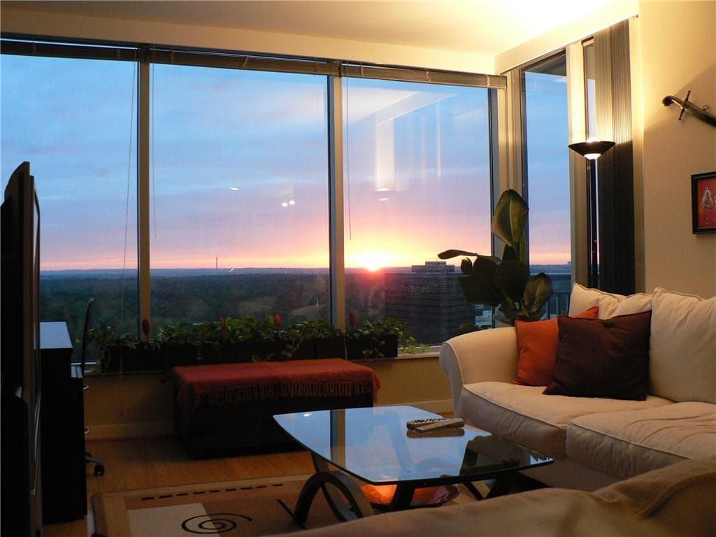 1 bedroom, 936 sq ft condominium sold at 3338 Peachtree Road 2308, Atlanta, GA 30326