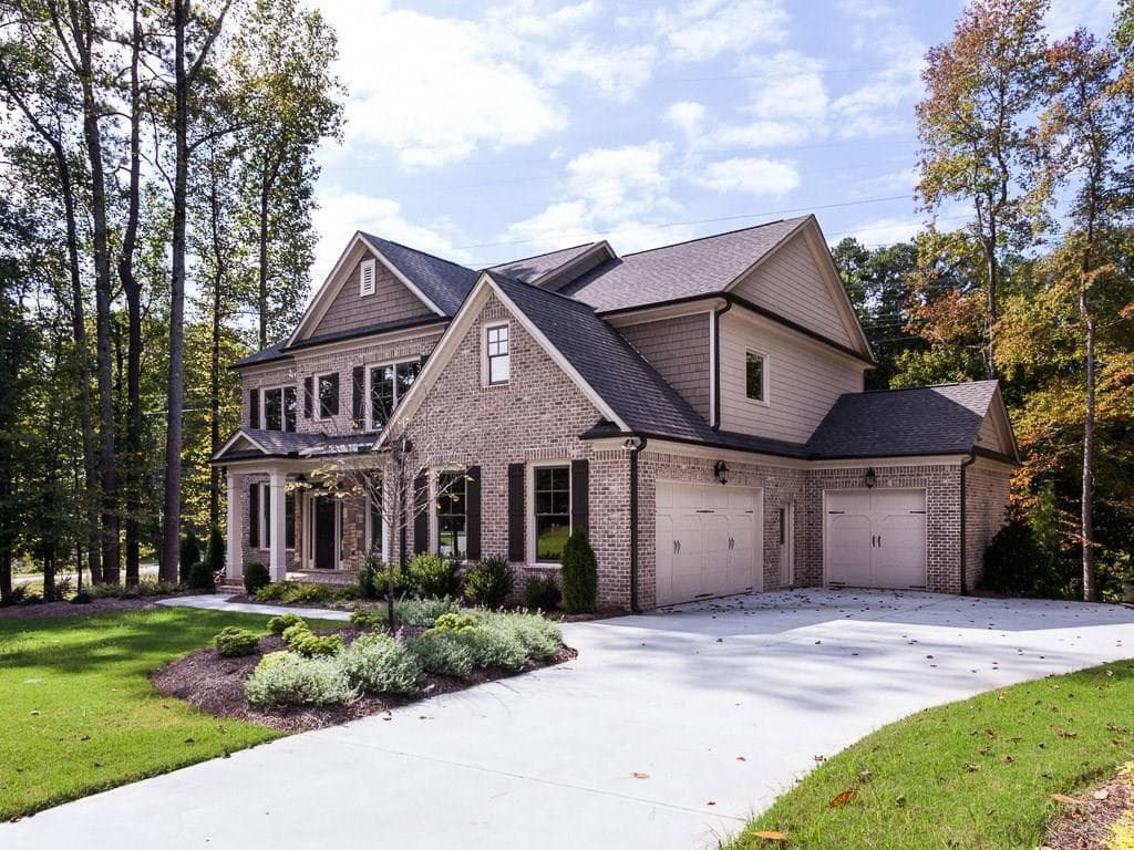 5 bedroom, 3,319 sq ft single family residence sold at 5306 N Peachtree Road, Atlanta, GA 30338