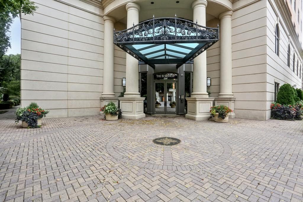 2 bedroom, 1,923 sq ft condominium sold at 3286 Northside Parkway 302, Atlanta, GA 30327