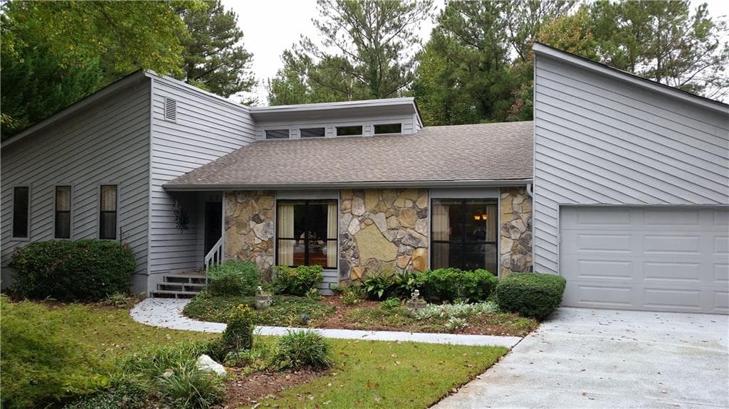3 bedroom, 3,195 sq ft single family residence sold at 2720 Brownridge Court, Marietta, GA 30062
