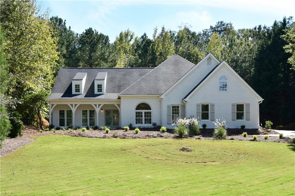 3 bedroom, 2,831 sq ft single family residence sold at 560 Devonshire Farms Way, Alpharetta, GA 30004