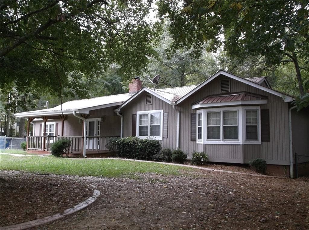 4 bedroom single family residence sold at 820 W Sandtown Road, Marietta, GA 30064