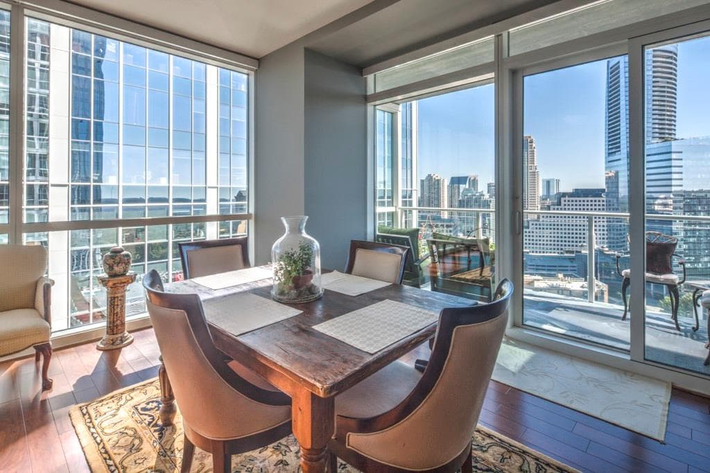 3 bedroom, 2,023 sq ft condominium sold at 3325 Piedmont Road 2201, Atlanta, GA 30305