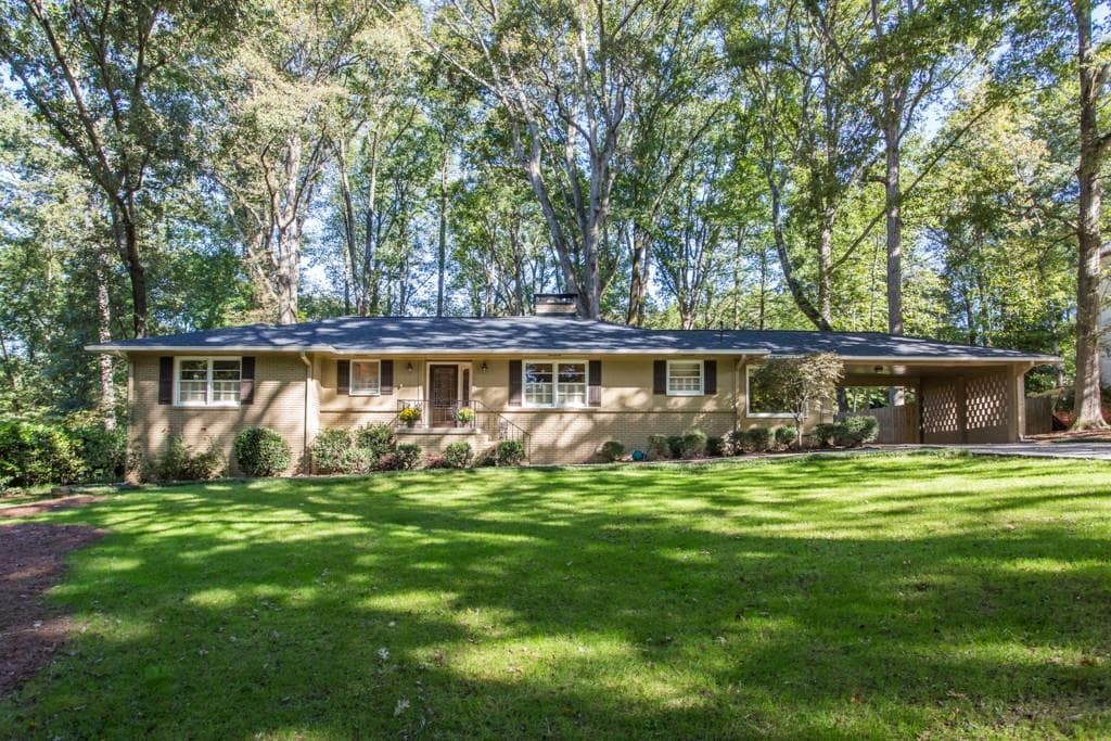 550 Valley Lane, Sandy Springs, GA 30328 — most recent listing photo