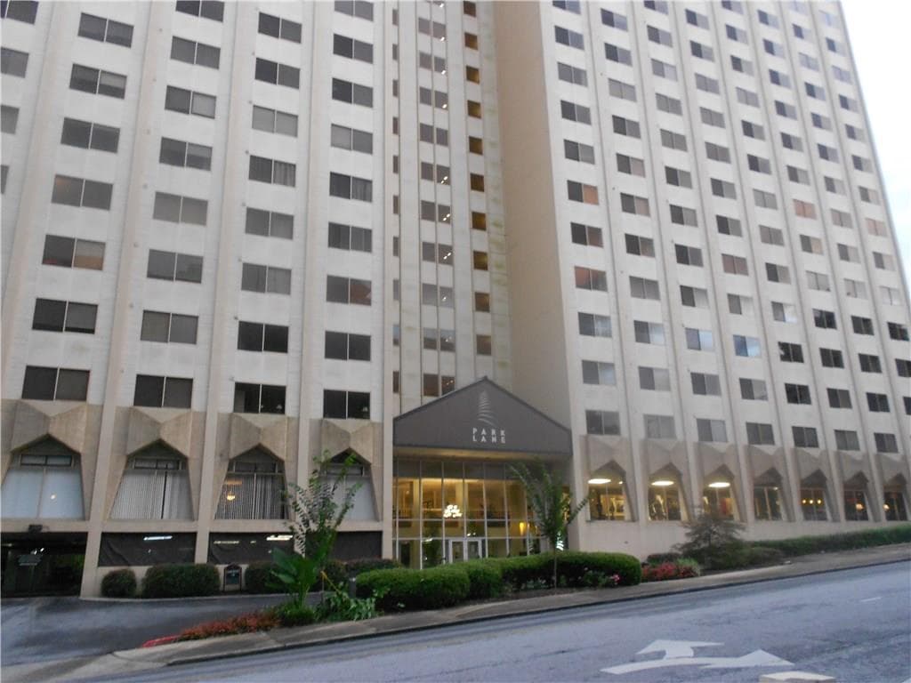 2 bedroom, 1,062 sq ft condominium sold at 2479 Peachtree Road 1416, Atlanta, GA 30305