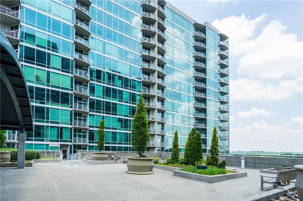 1 bedroom, 556 sq ft condominium sold at 943 Peachtree Street 1812, Atlanta, GA 30309
