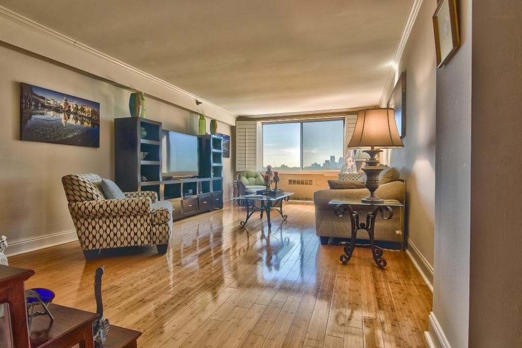1 bedroom, 837 sq ft condominium sold at 2479 Peachtree Road 801, Atlanta, GA 30305