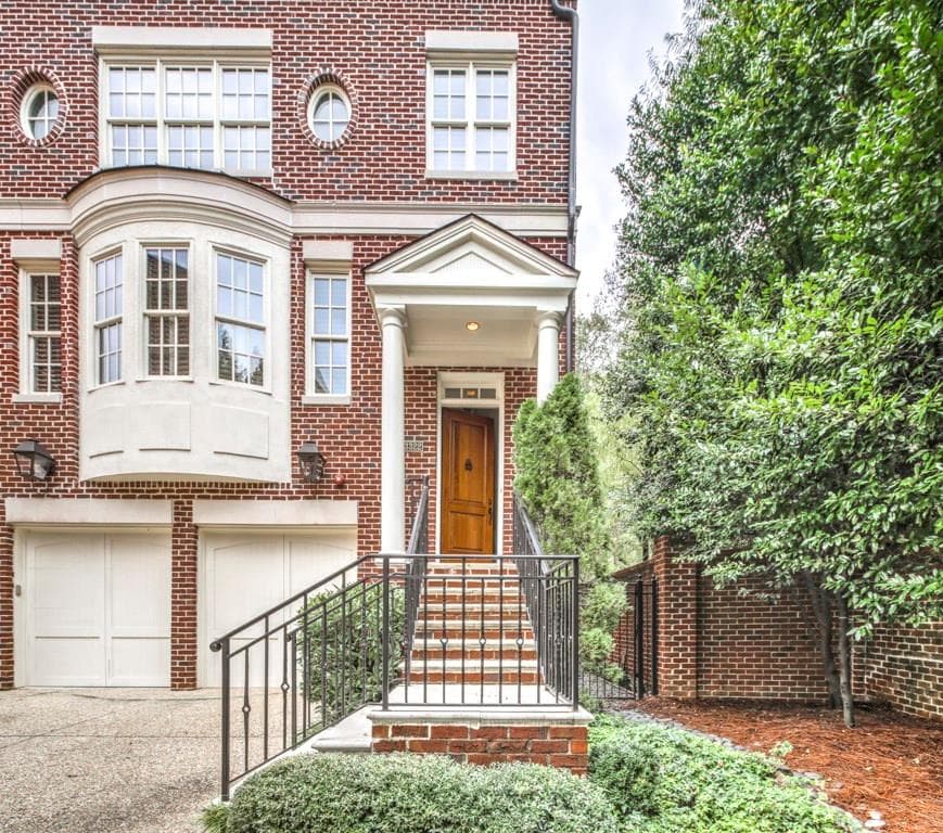 3 bedroom, 4,138 sq ft townhouse sold at 3322 Paces Ferry Avenue, Atlanta, GA 30339