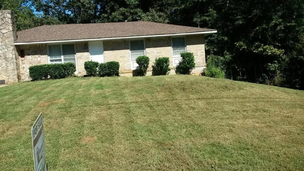 8211 Huntington Drive, Jonesboro, GA 30238 — most recent listing photo