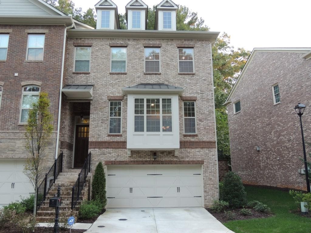 4 bedroom townhouse sold at 1215 Apperley Place, Sandy Springs, GA 30350