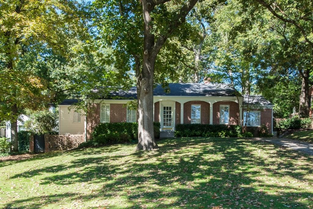 3 bedroom single family residence sold at 1794 Walthall Drive, Atlanta, GA 30318