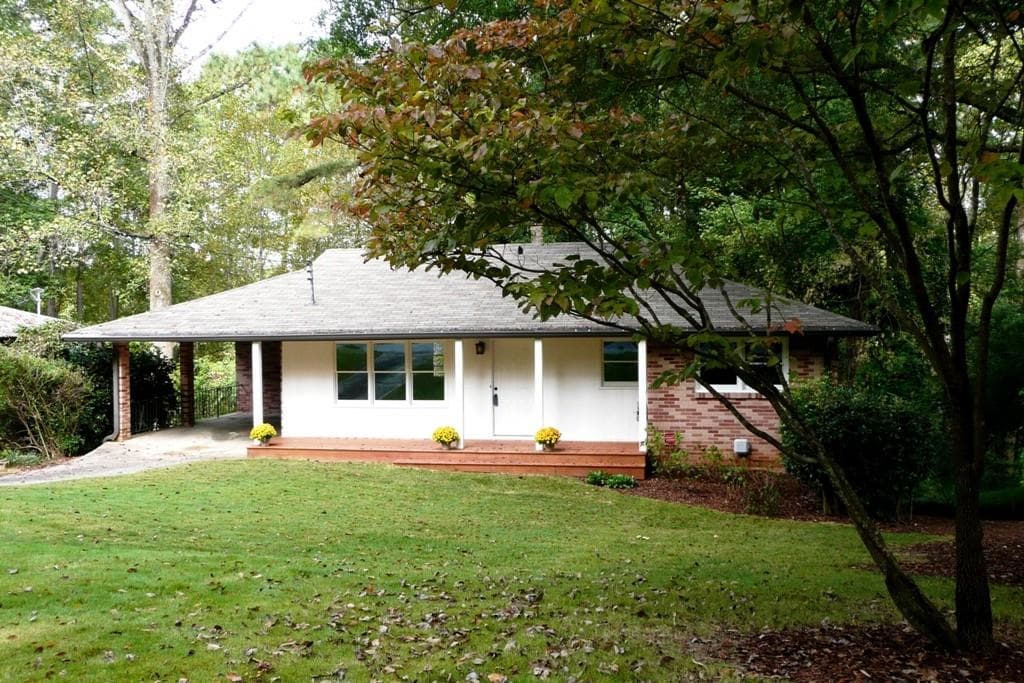 3 bedroom, 1,232 sq ft single family residence sold at 2218 Willivee Place, Decatur, GA 30033