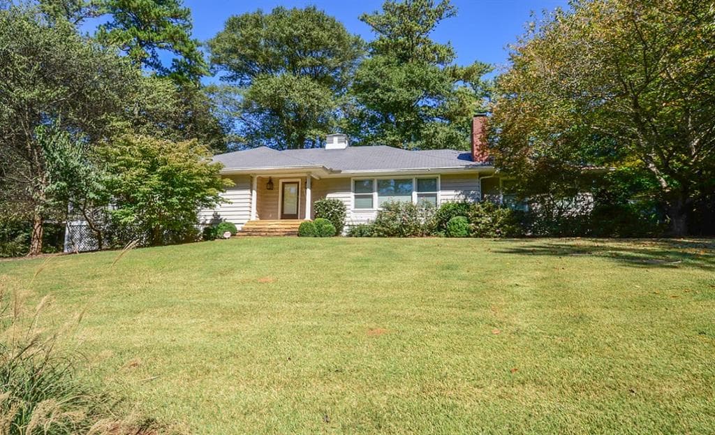 4 bedroom, 2,201 sq ft single family residence sold at 1040 Lindridge Drive, Atlanta, GA 30324